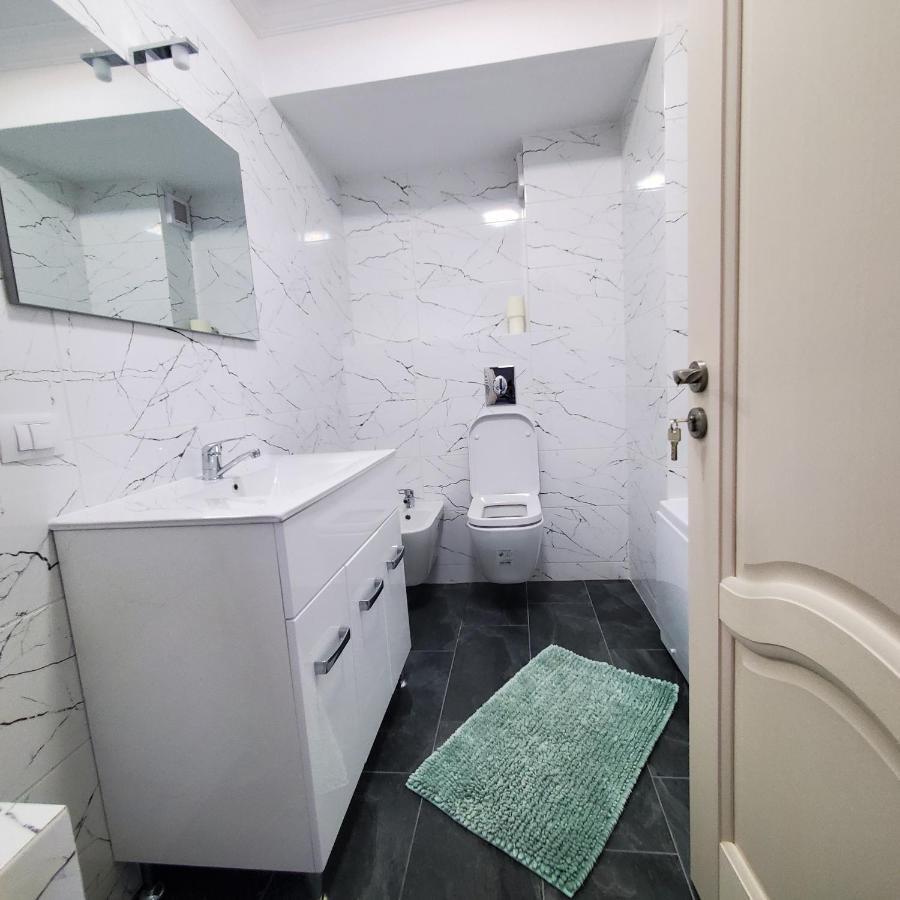 Luxury Apartament Bacovia باكاو المظهر الخارجي الصورة