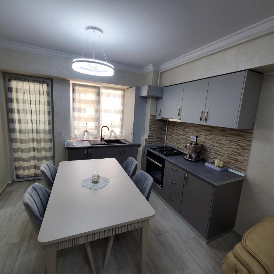 Luxury Apartament Bacovia باكاو المظهر الخارجي الصورة