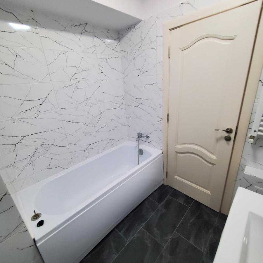 Luxury Apartament Bacovia باكاو المظهر الخارجي الصورة